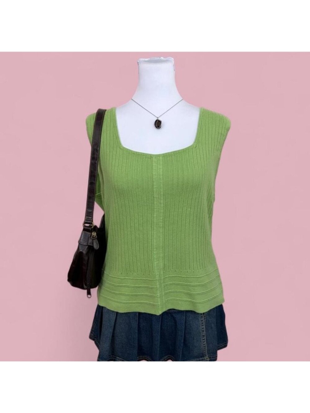 90s green capsule basic tank top